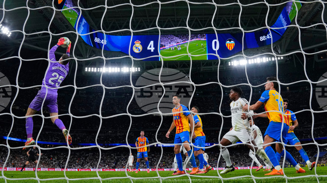 С гол на резервата Уго Дуро Валенсия спечели градското дерби срещу Леванте от испанската Ла Лига