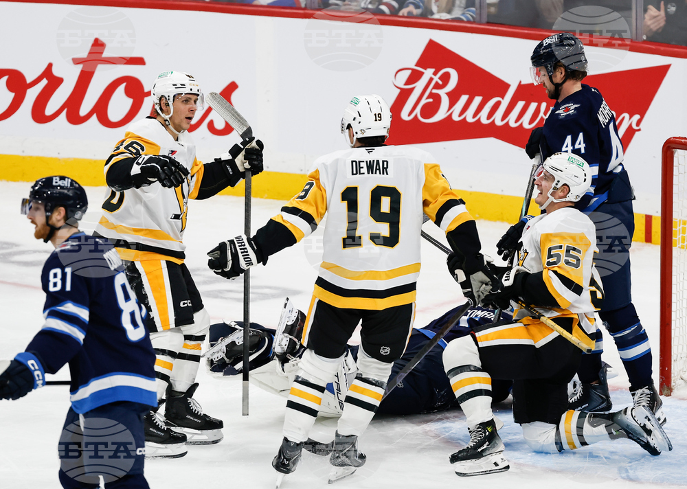 Penguins Jets Hockey