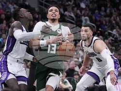 Kings Bucks Basketball