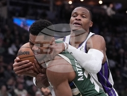 Kings Bucks Basketball