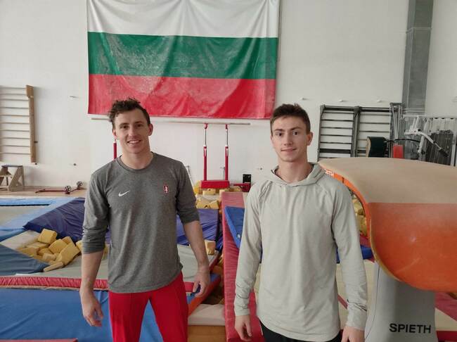 Националите по спортна гимнастика Кевин и Еди Пеневи искат да спечелят квоти за олимпийските игри в Париж 2024