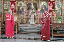 Шумен - храм „Свети Три Светители“ - неделна служба