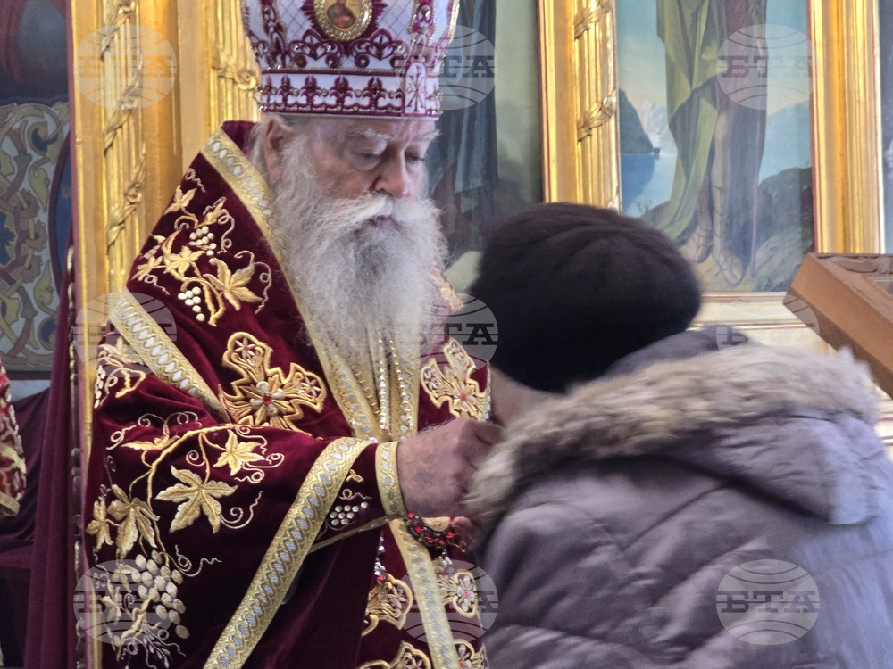 Ловеч - Ловчански митрополит Гавриил - света литургия - храм „Света Троица”