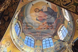 Ловеч - света литургия - храм „Света Троица”