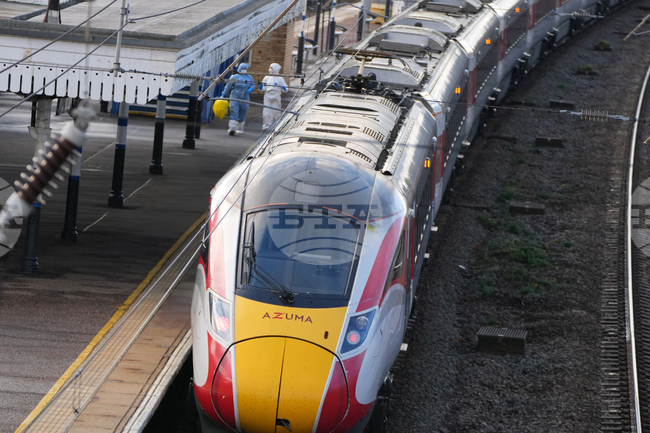 Двамата арестувани за нападението в британски влак са родени във Великобритания, съобщи полицията