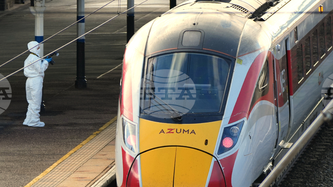 Заподозреният за нападението с нож във влак във Великобритания не е бил известен на службите за сигурност, заяви британски министър