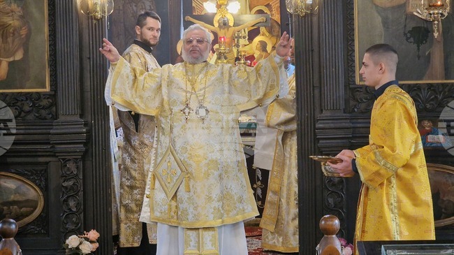 Митрополит Киприан и Маркианополският епископ Богослов възглавиха Божествена света литургия в старозагорския храм „Света Троица“ 