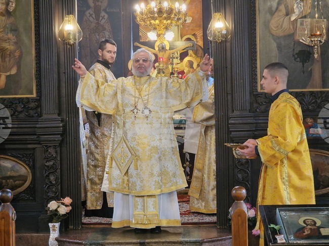 Стара Загора - храм „Света Троица“ - литургия