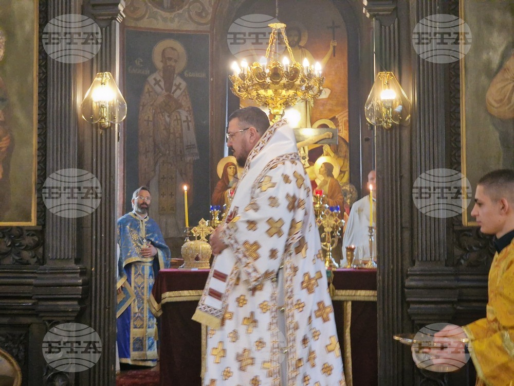 Стара Загора - храм „Света Троица“ - литургия