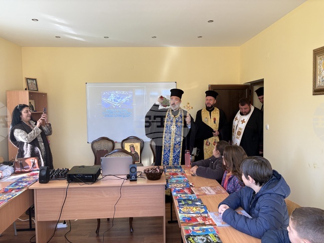 В митрополитския храм „Успение Богородично“ в Самоков отвори врати ново неделно училище – третото поред в града