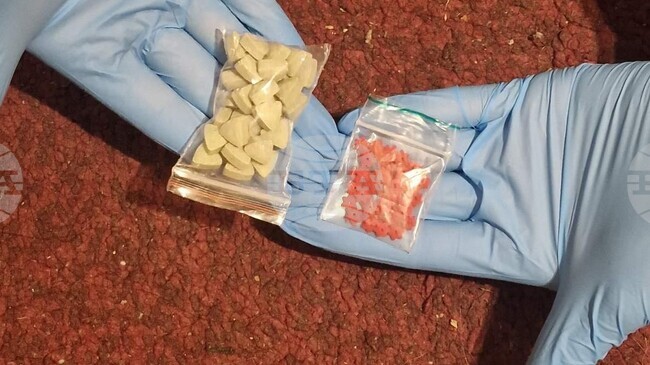 Различни наркотични вещества са иззети в столицата при акция на полицията, задържани са трима души 
