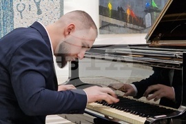 Монтана - Марио Бобоцов - концерт - пиано