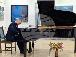 Монтана - Марио Бобоцов - концерт - пиано