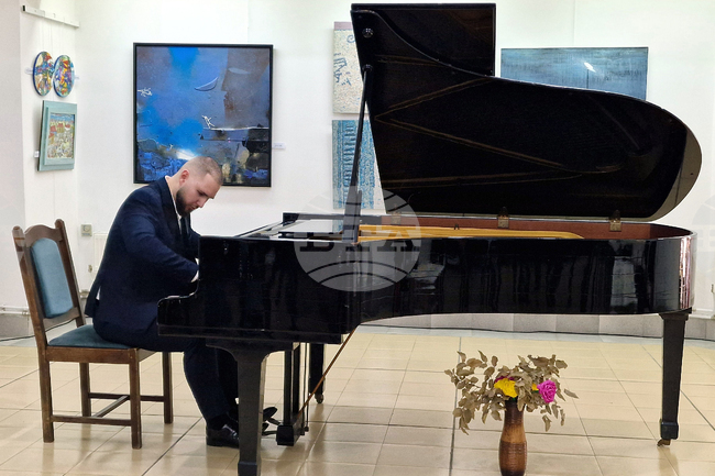  Монтана - Марио Бобоцов - концерт - пиано