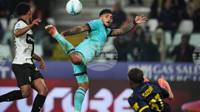 Болоня се справи с останалия с десет души тим на Парма в мач от Серия А