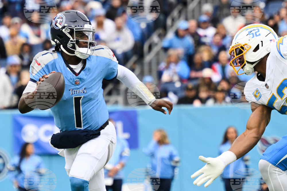 Chargers Titans Football