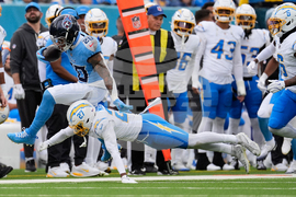 Chargers Titans Football