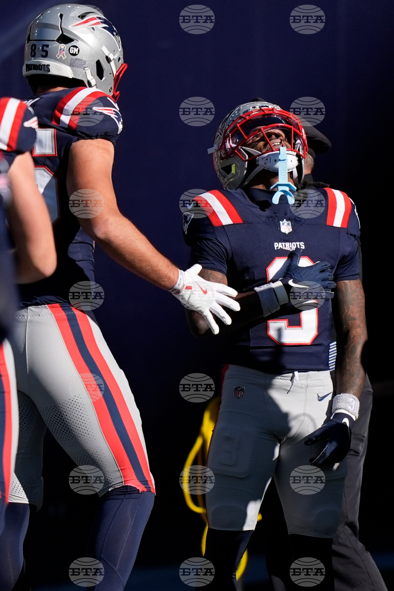 Falcons Patriots Football