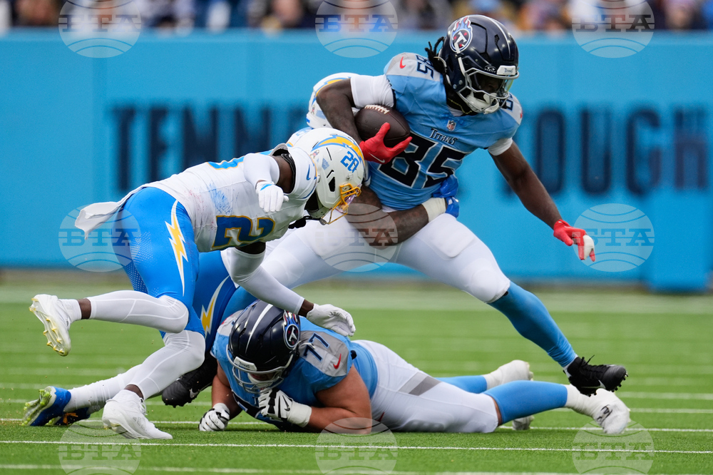 Chargers Titans Football