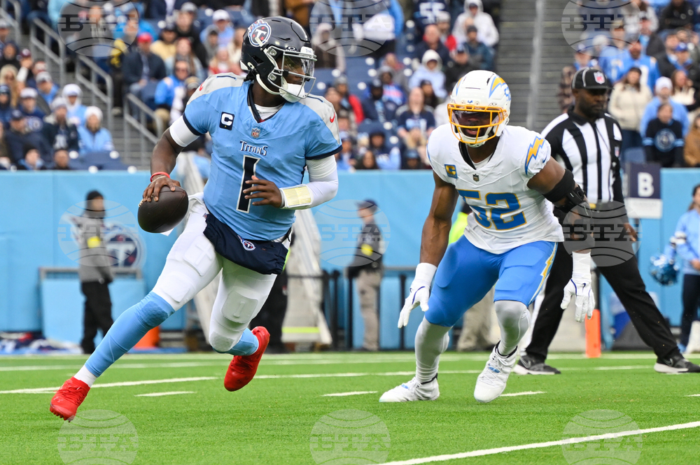 Chargers Titans Football