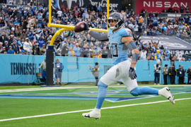 Chargers Titans Football