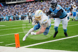 Chargers Titans Football