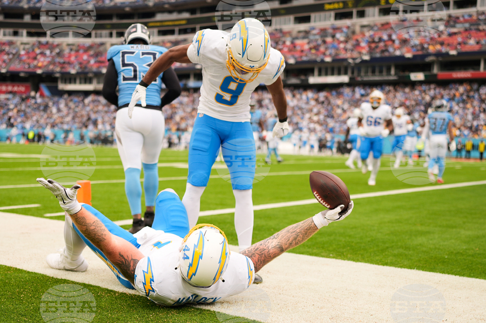 Chargers Titans Football