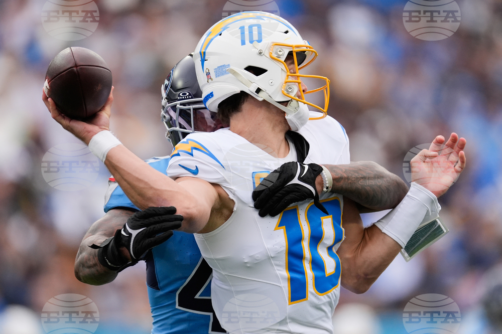 Chargers Titans Football