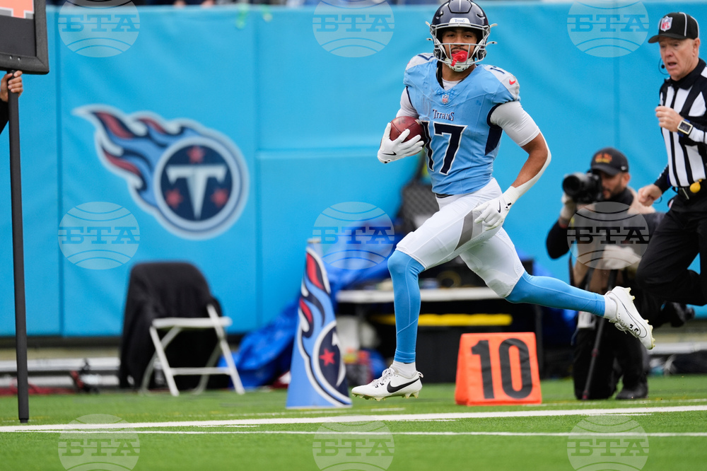 APTOPIX Chargers Titans Football