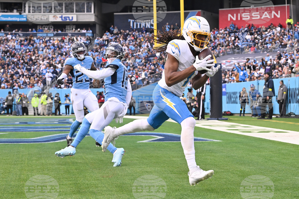 Chargers Titans Football