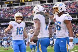 Chargers Titans Football