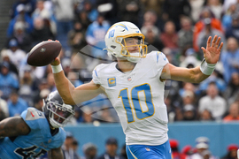 Chargers Titans Football