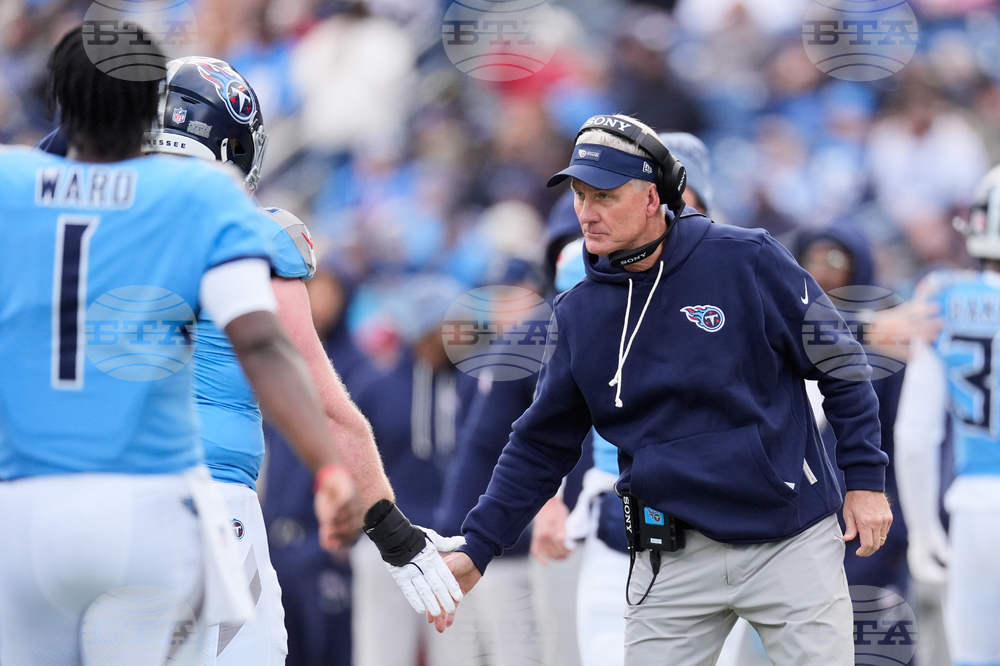 Chargers Titans Football