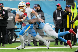 Chargers Titans Football