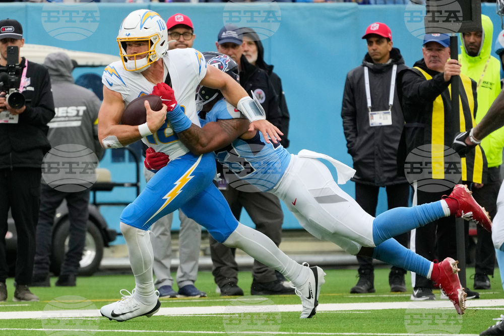 Chargers Titans Football