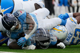 Chargers Titans Football