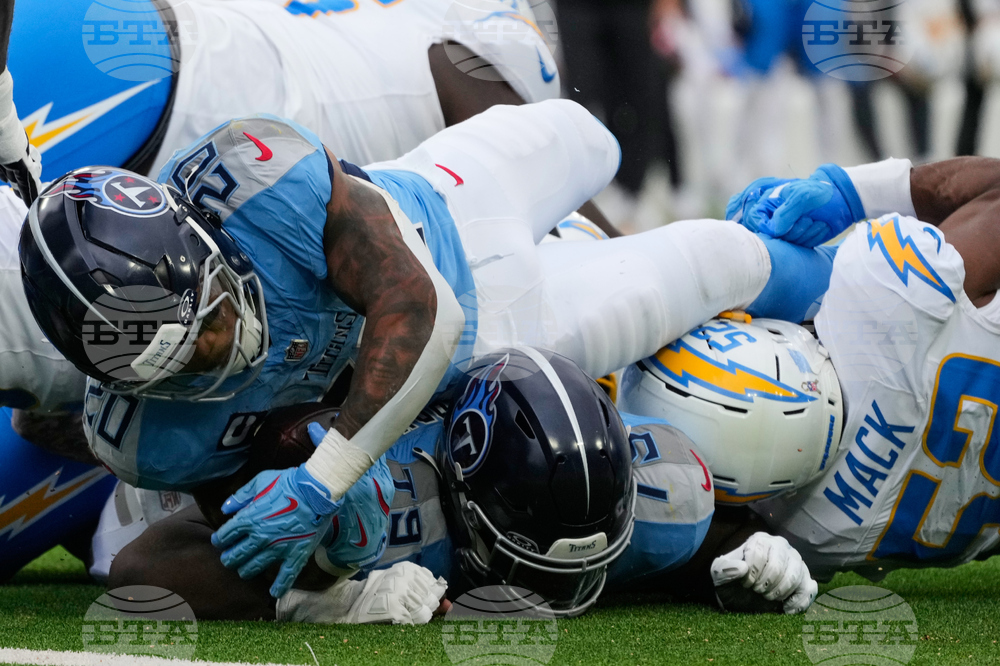 Chargers Titans Football