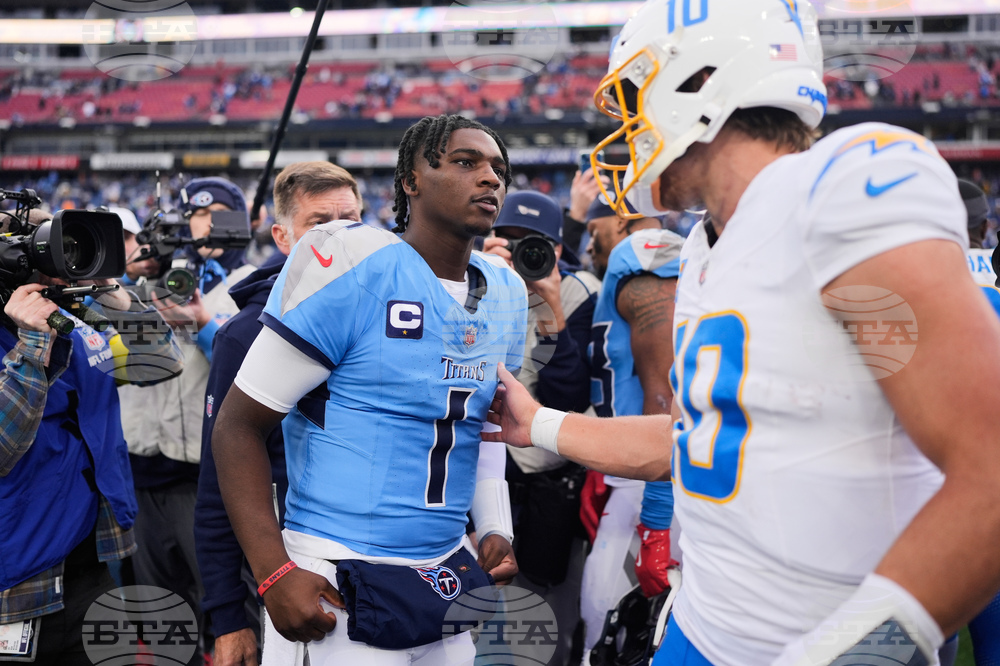 Chargers Titans Football