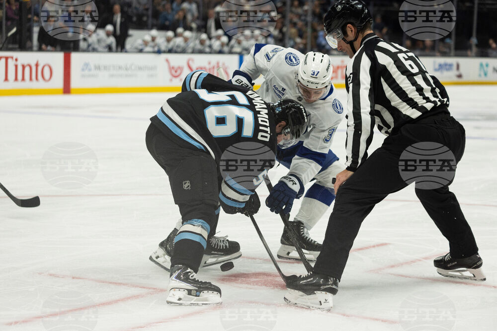 Lighting Mammoth Hockey