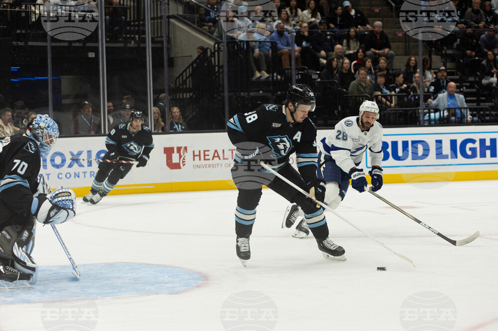 Lighting Mammoth Hockey