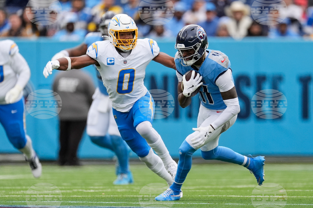 Chargers Titans Football