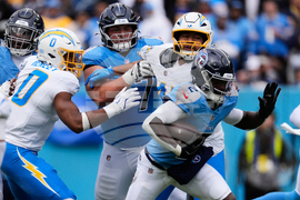 Chargers Titans Football