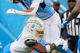 Chargers Titans Football