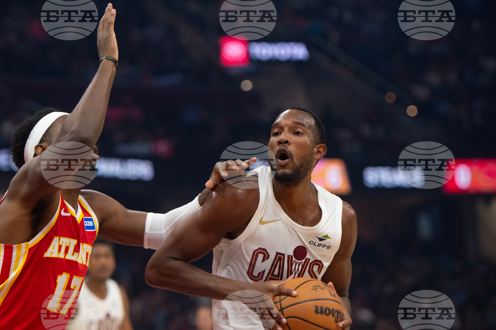 Hawks Cavaliers Basketball