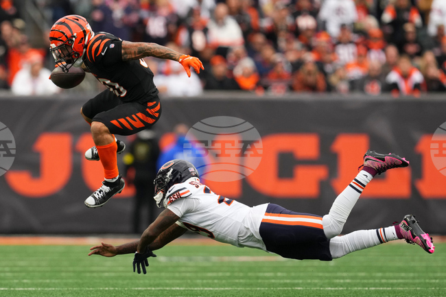 APTOPIX CORRECTION Bears Bengals Football