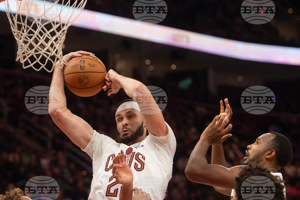 Hawks Cavaliers Basketball