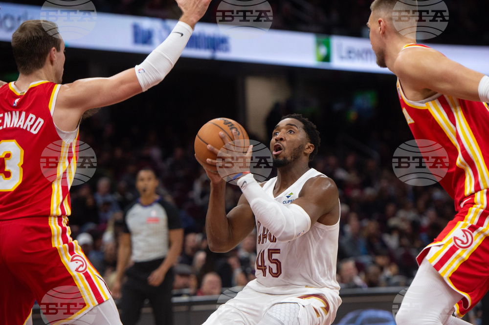 Hawks Cavaliers Basketball