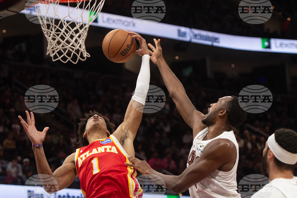 Hawks Cavaliers Basketball