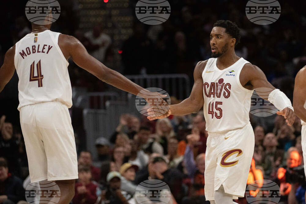 Hawks Cavaliers Basketball