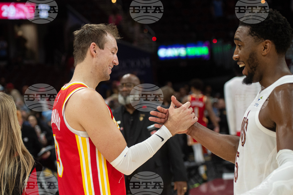 Hawks Cavaliers Basketball